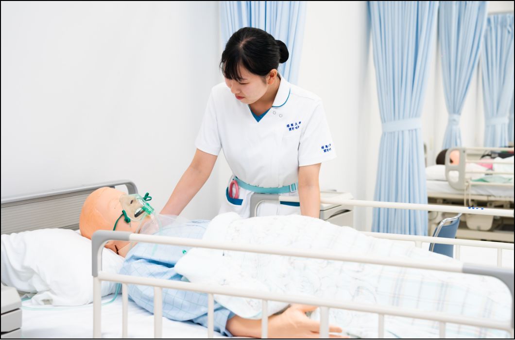 シミュレーターを用いて呼吸音を聴いてみよう！