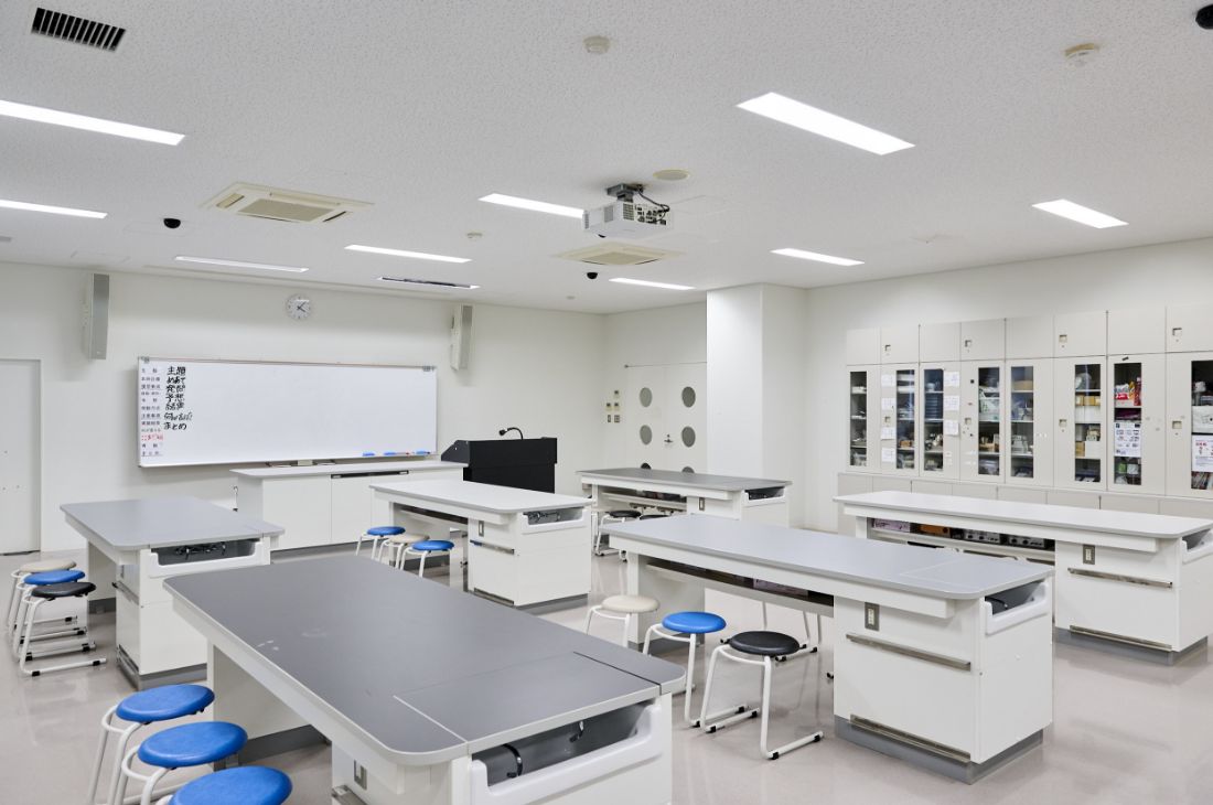 教育学部実習室